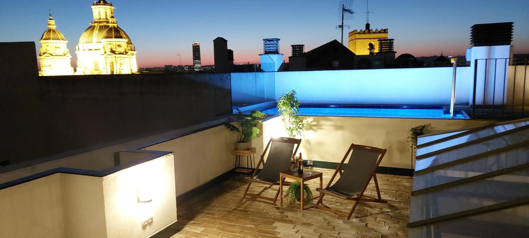 San Luis Downtown & Pool * Sevilha