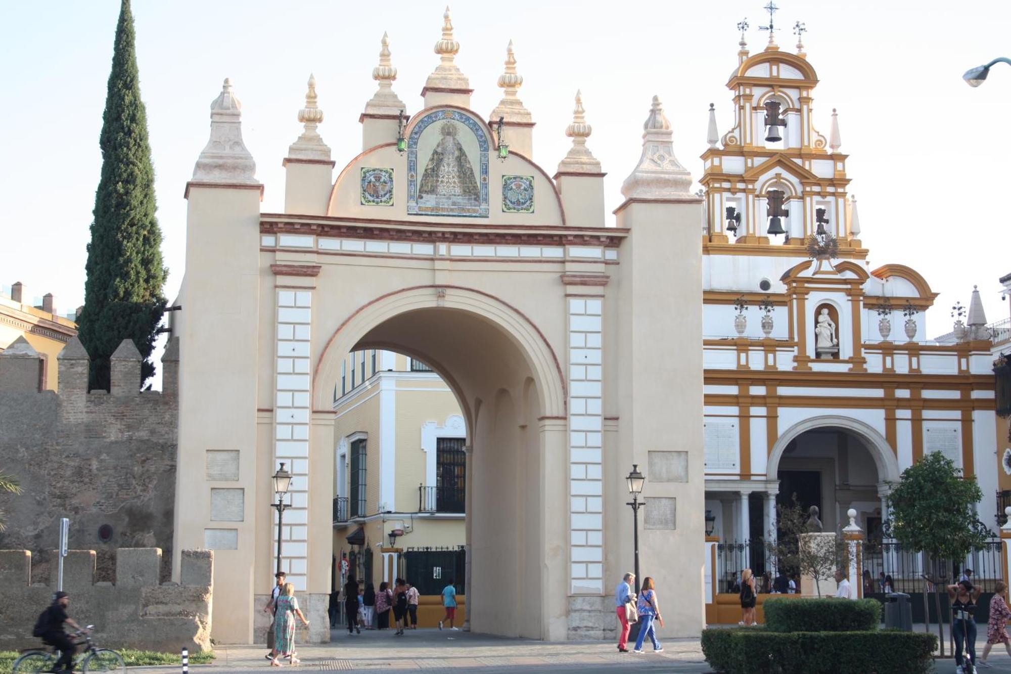San Luis Downtown & Pool Sevilla
